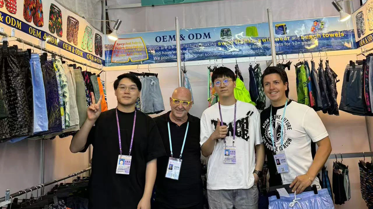 with clients from from Paraguay and Peru, 136th Canton Fair